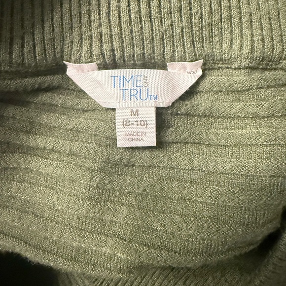 Time & Tru Women’s V-Neck pullover sweater in green amber Size Medium 8-10 EUC - Picture 7 of 9
